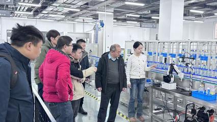 揚(yáng)州經(jīng)濟(jì)技術(shù)開(kāi)發(fā)區(qū)科技局李俊副局長(zhǎng)一行訪問(wèn)機(jī)械工程學(xué)院，共促工程與技術(shù)研究發(fā)展